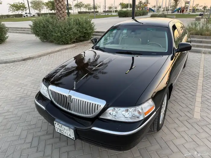 لينكون تاون كار 2011 عداد 59 الف كيلو 3