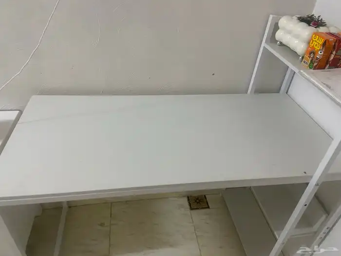 طاوله بيضاء للبيع 1