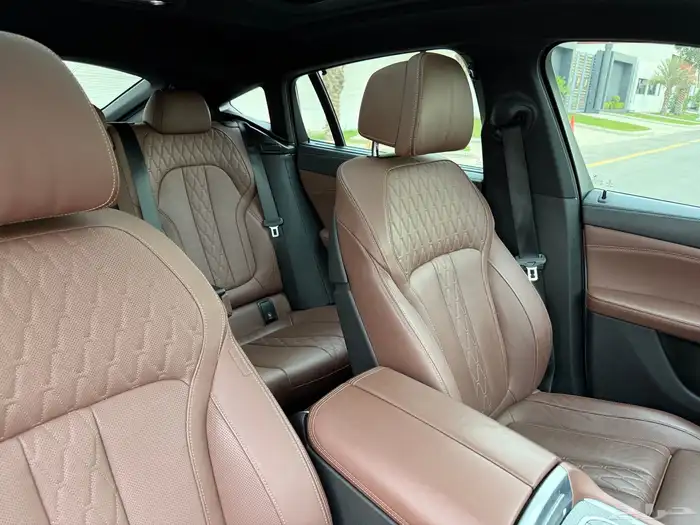 بي ام X6 2022 M50i kit m - ناغي - 8 سلندر 32
