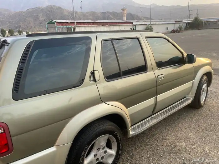 جيب انفنيتي 2002 نظيف للمستخدم ممشى قليل 8