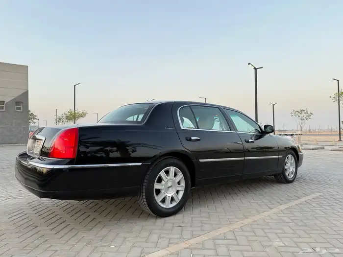 لينكون تاون كار 2011 عداد 59 الف كيلو 37