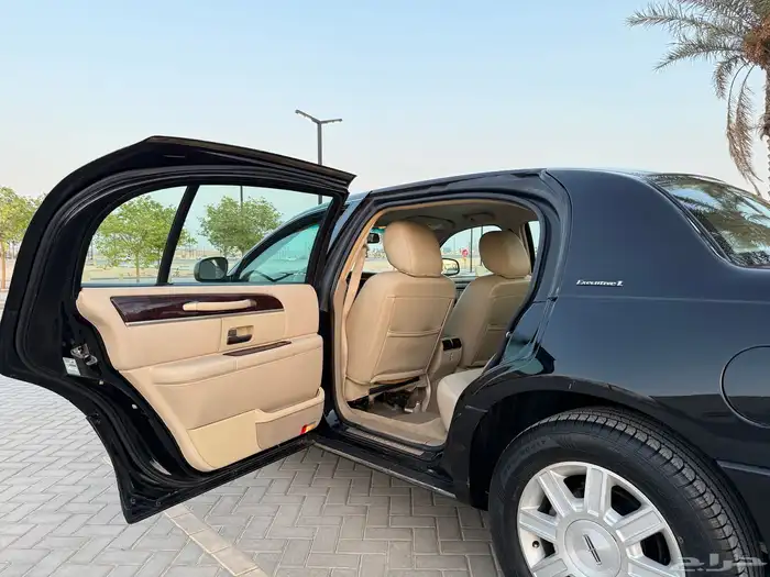 لينكون تاون كار 2011 عداد 59 الف كيلو 61