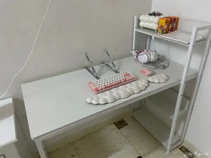 طاوله بيضاء للبيع 4