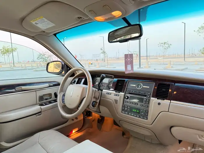 لينكون تاون كار 2011 عداد 59 الف كيلو 48