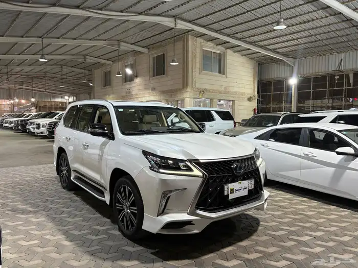 لكزس LX570 2020 1