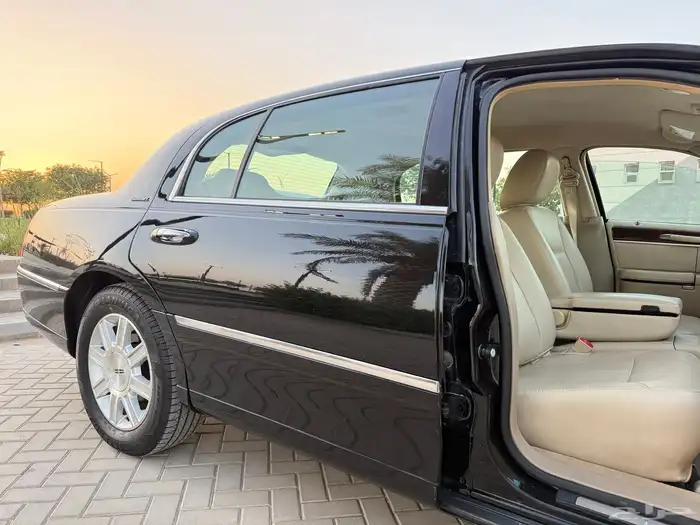 لينكون تاون كار 2011 عداد 59 الف كيلو 88