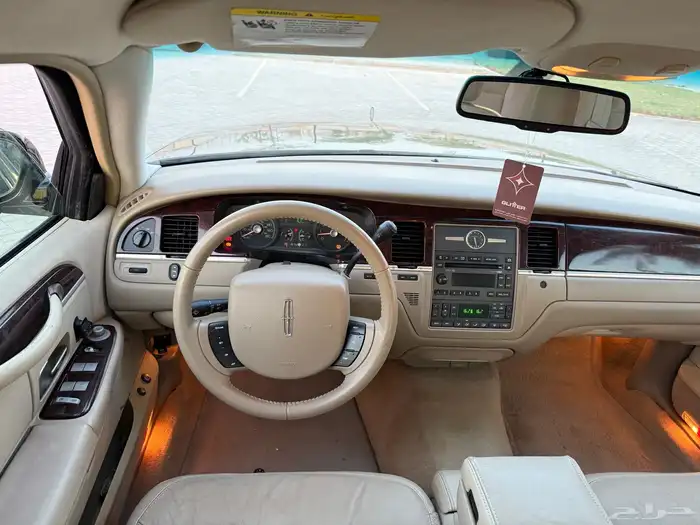 لينكون تاون كار 2011 عداد 59 الف كيلو 62