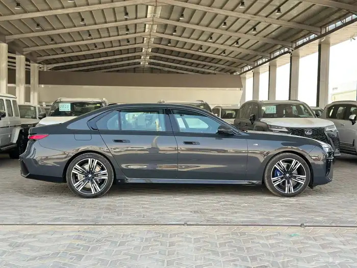 BMW735 i خليجي موديل 2026 2