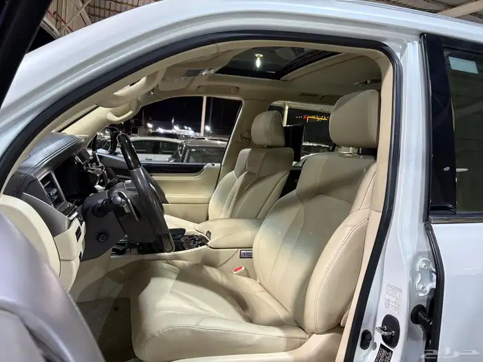 لكزس LX570 2020 10