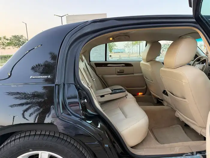 لينكون تاون كار 2011 عداد 59 الف كيلو 57