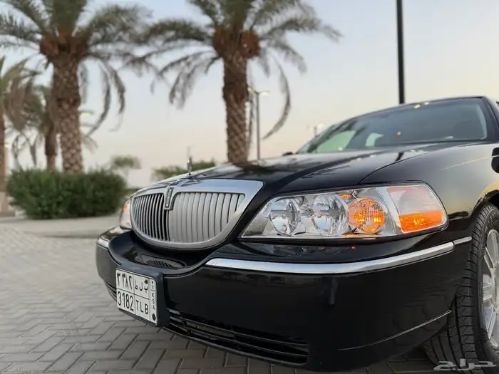 لينكون تاون كار 2011 عداد 59 الف كيلو 1