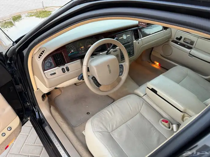 لينكون تاون كار 2011 عداد 59 الف كيلو 78