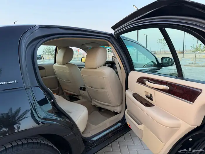 لينكون تاون كار 2011 عداد 59 الف كيلو 66