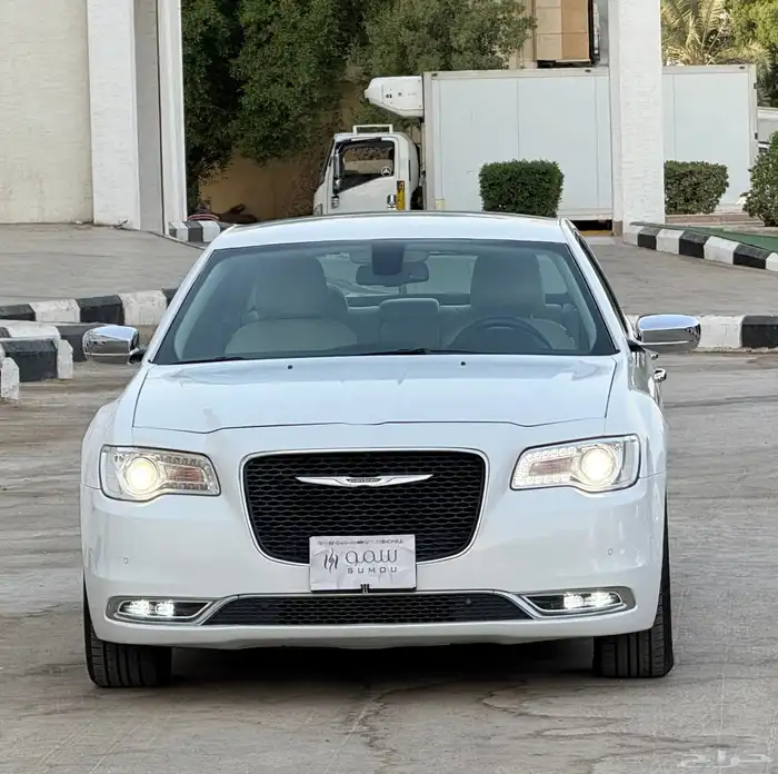 كرايزلر موديل 2021 شرط ممشى قليل 0