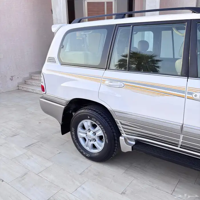 وارد البازعي 2005 من النوادر VXR-4 لاندكروزر 18