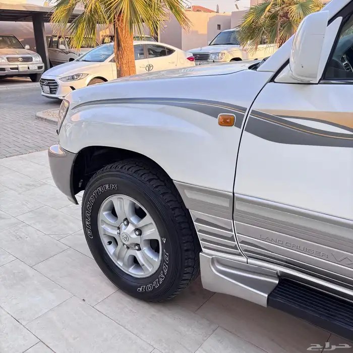 وارد البازعي 2005 من النوادر VXR-4 لاندكروزر 17