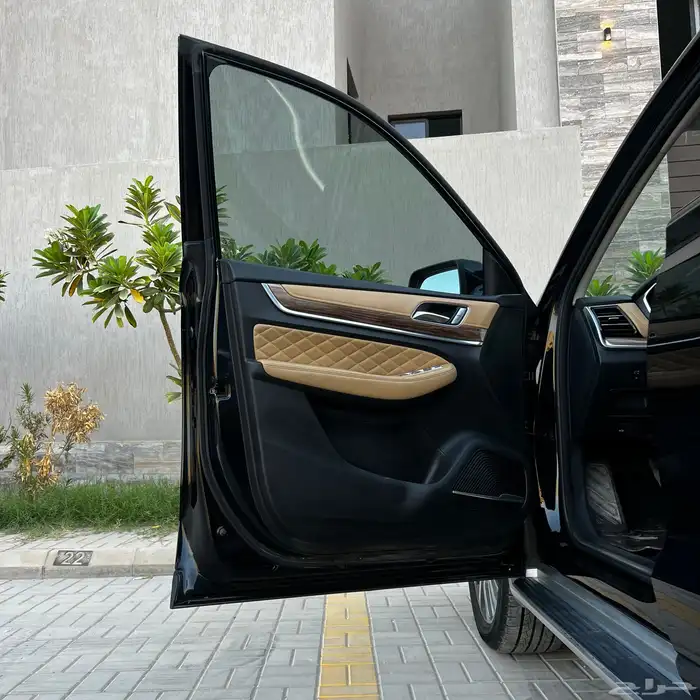 ام جي 2020 فئة RX8 موتر مخزن ماشي 23 الف فقط شرط الفحص 33