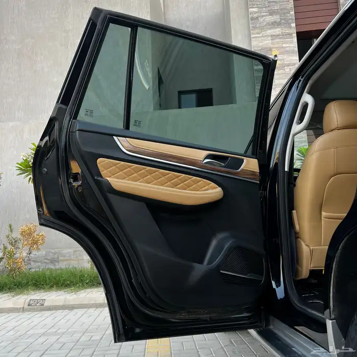ام جي 2020 فئة RX8 موتر مخزن ماشي 23 الف فقط شرط الفحص 21
