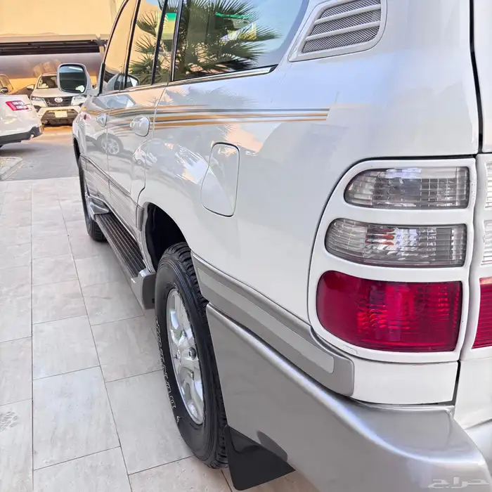 (تم البيع)وارد البازعي 2005 من النوادر VXR-4 لاندكروزر 15