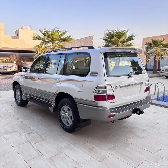 (تم البيع)وارد البازعي 2005 من النوادر VXR-4 لاندكروزر 14