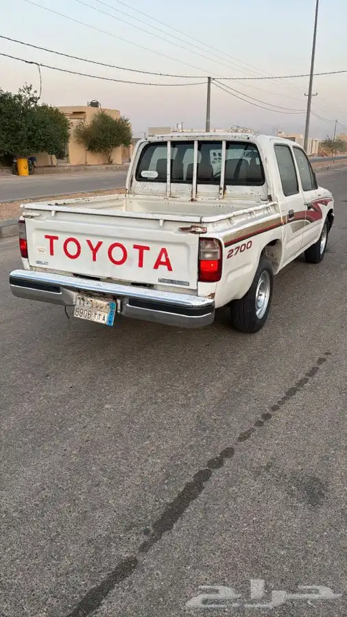 هايلكس. 2001 8
