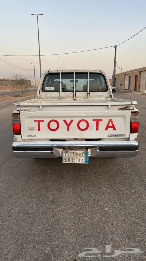 هايلكس. 2001 9