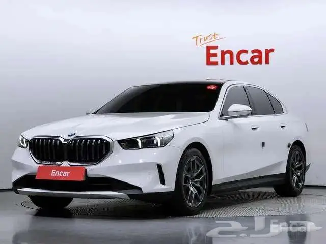 بي ام الفئة الخامسة 520 - BMW520 2024 1