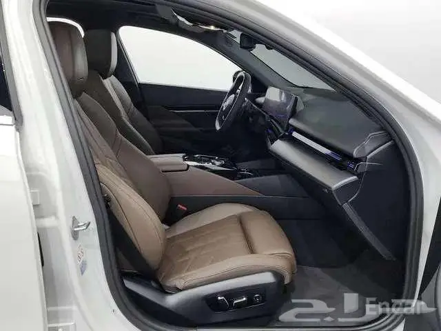 بي ام الفئة الخامسة 520 - BMW520 2024 16