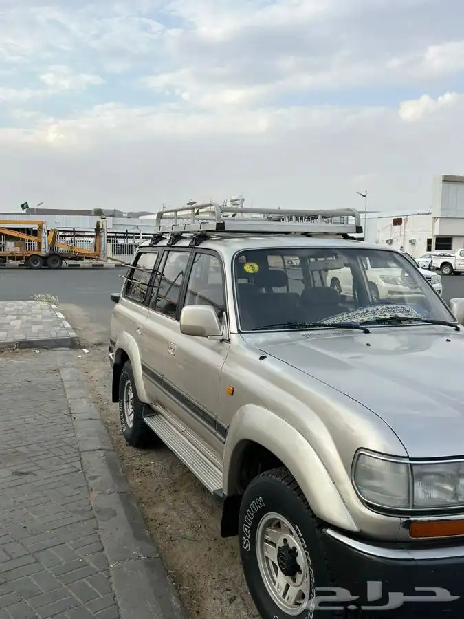 صالون لاندكروزر VXR 1992 7