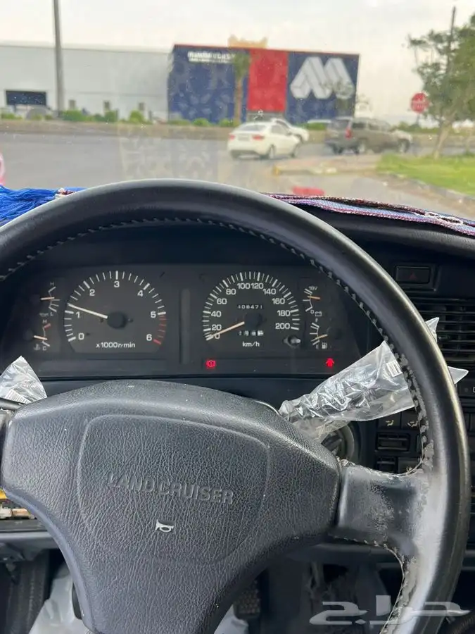 صالون لاندكروزر VXR 1992 9