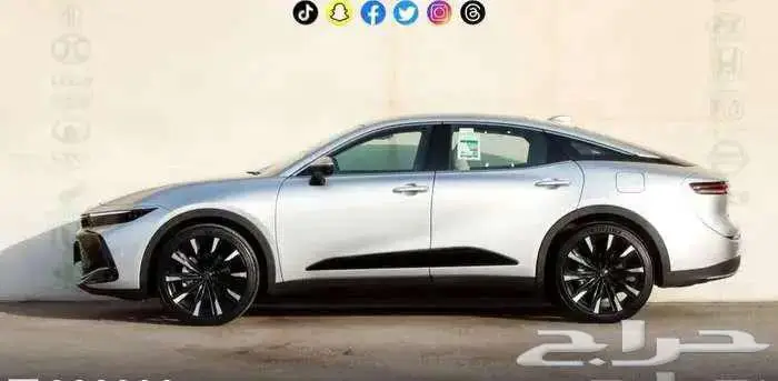 تويوتا كراون مجيستا فضي داخلي بيج 2023 6