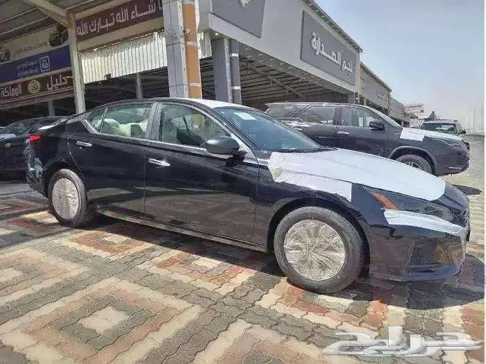 نيسان التيما 2025 استاندر 1
