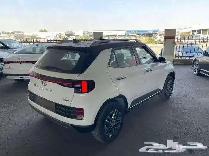 هونداي فينيو فل كامل بريميوم فتحة سقف 2024 عرض خاص 3