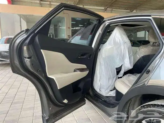 كراون بريميوم تيتانيوم 2025 مستخدم 19