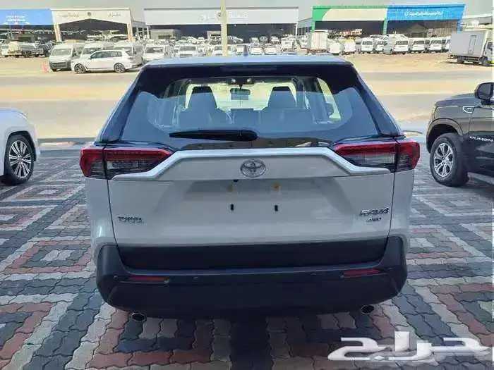 تويوتا راف فور LE دبل 2025 عبد اللطيف جميل 7