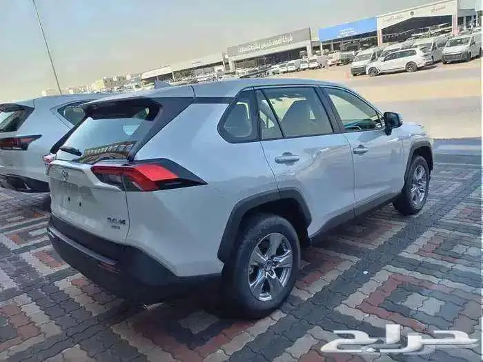 تويوتا راف فور LE دبل 2025 عبد اللطيف جميل 9