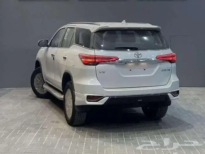 تويوتا فورشنر VX3 بنزين موديل 2025 كاش واقساط 2