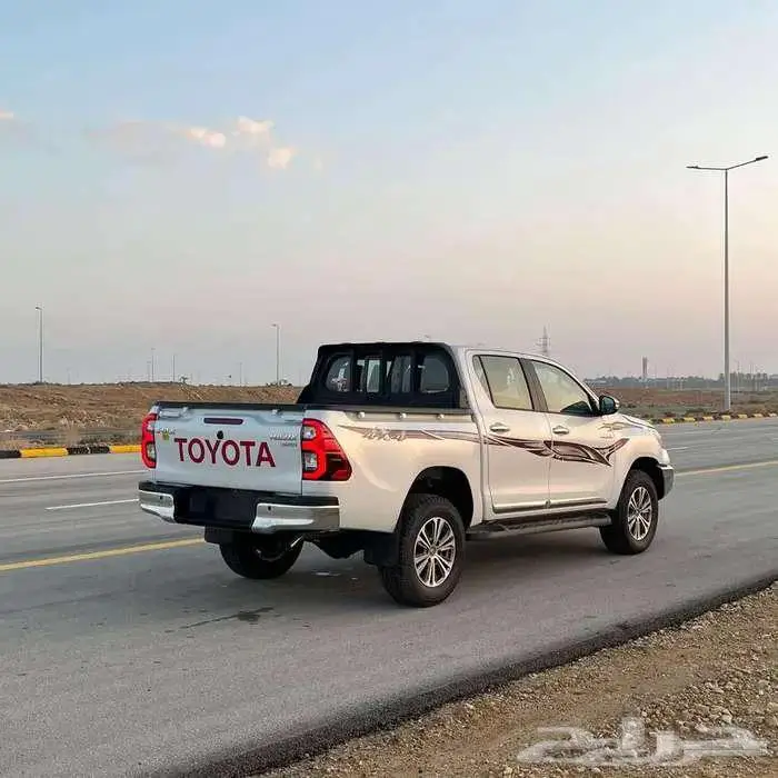 تويوتا هايلوكس S-GLX بنزين 2025 - عروض الأقساط 6