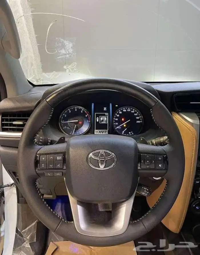 تويوتا فورشنر VX3 بنزين موديل 2025 كاش واقساط 3