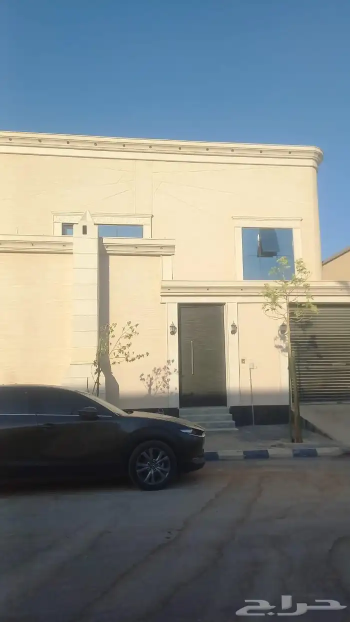 شقة للايجار في حي المطار خزام 0