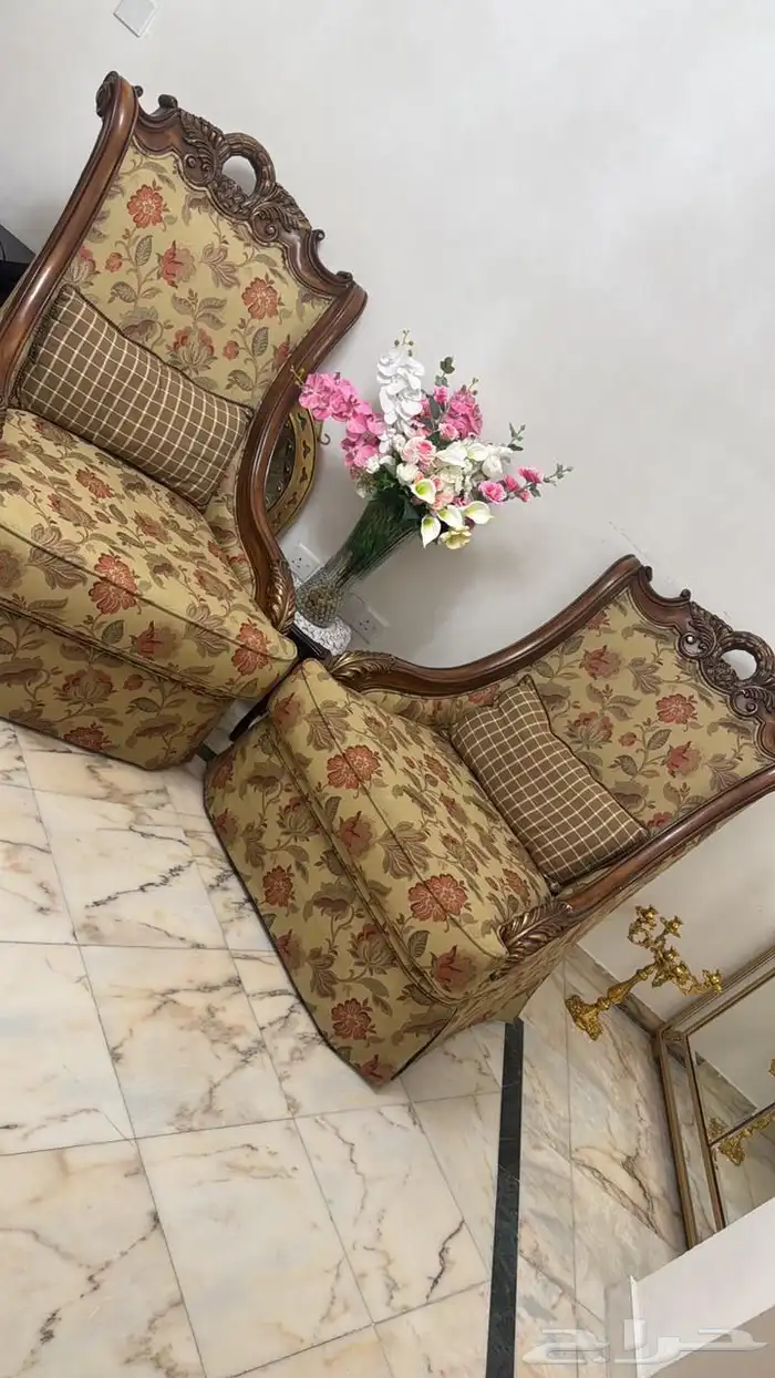 طقم كنب كبير ونظيف للبيع 2