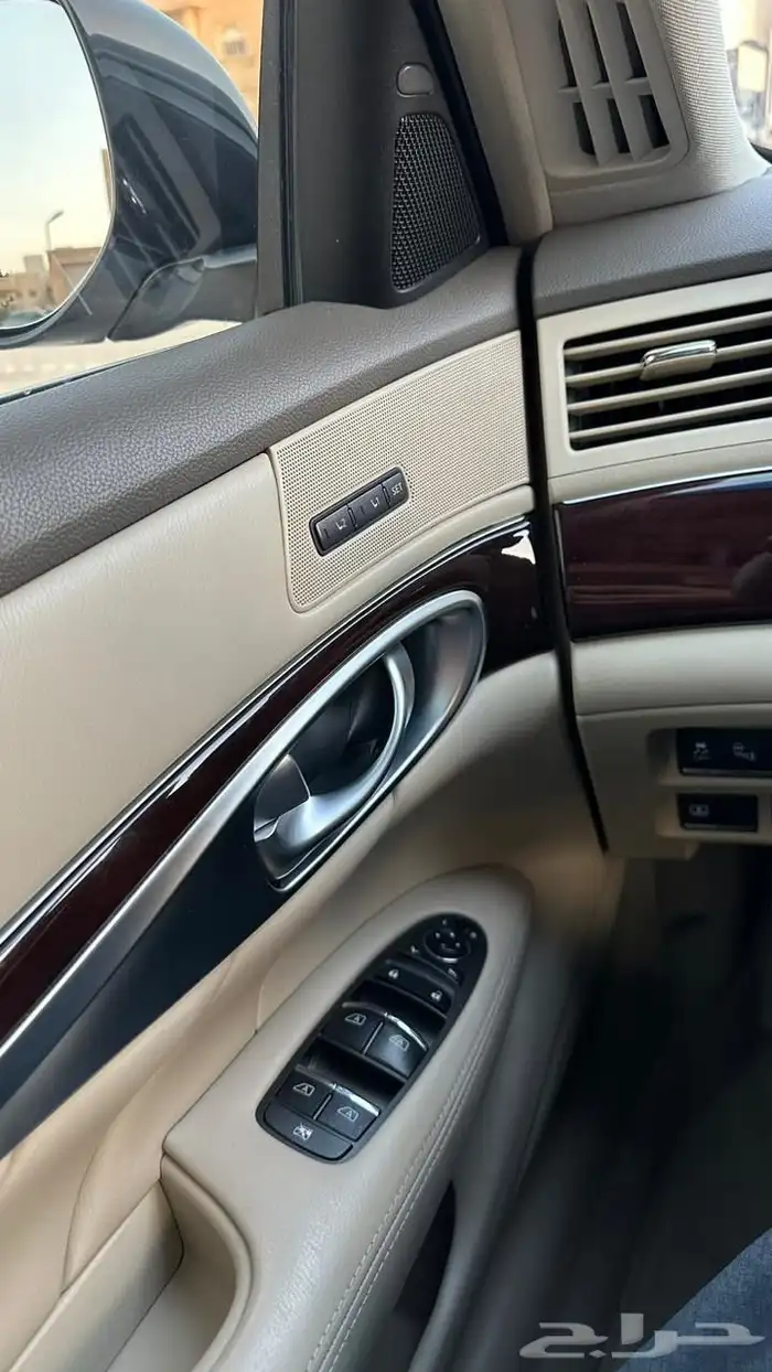 للبيع انفنتي q70 2016 18