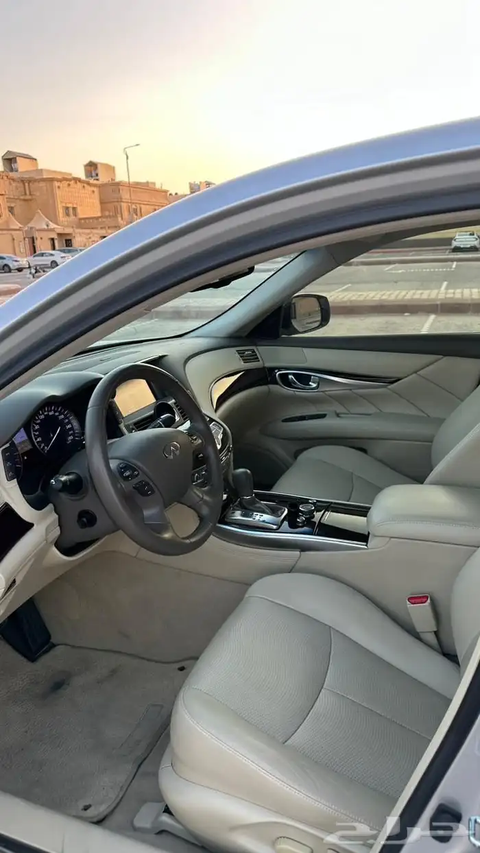 للبيع انفنتي q70 2016 15