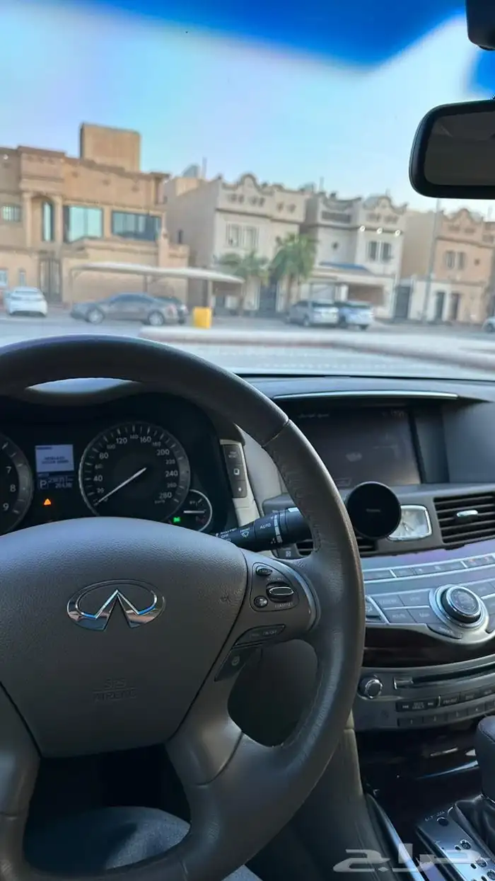 للبيع انفنتي q70 2016 11