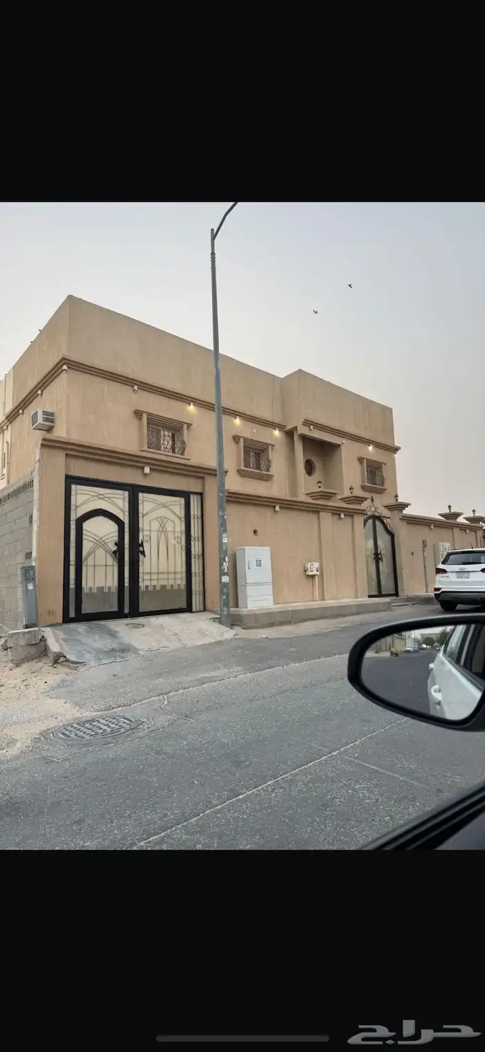 بيت للبيع دور وشقتين 0