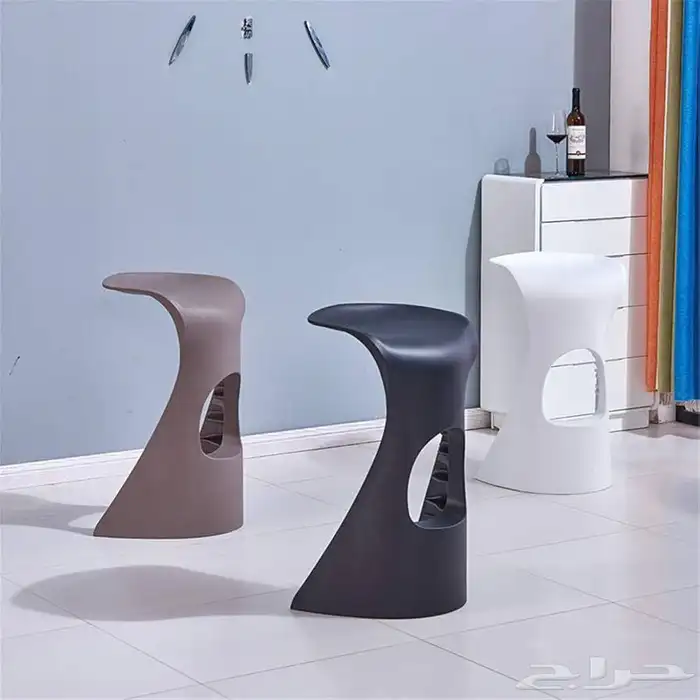 كرسي بار بتصميم عجيب 3