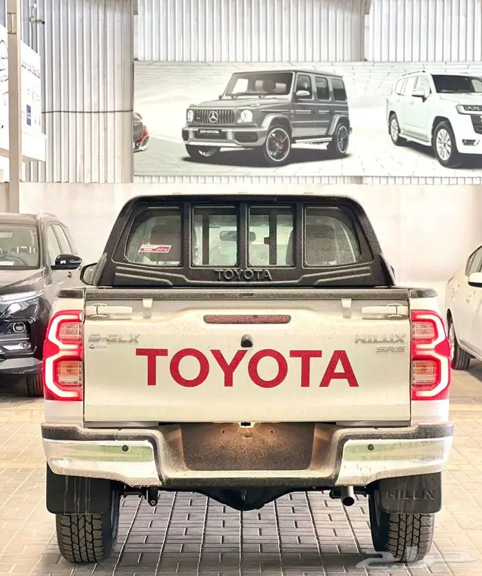 تويوتا هايلوكس غمارتين S-GLX 4 4 اوتو وجير عادي بنزين2025 13