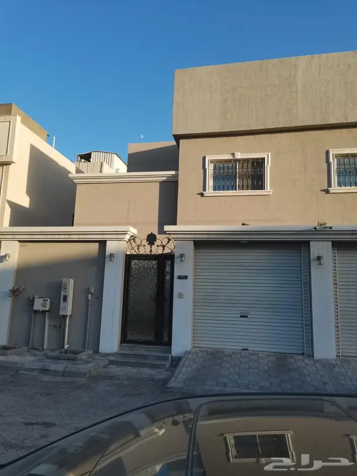 فيلا دوبلكس بحي الشعلة مساحة 252 0