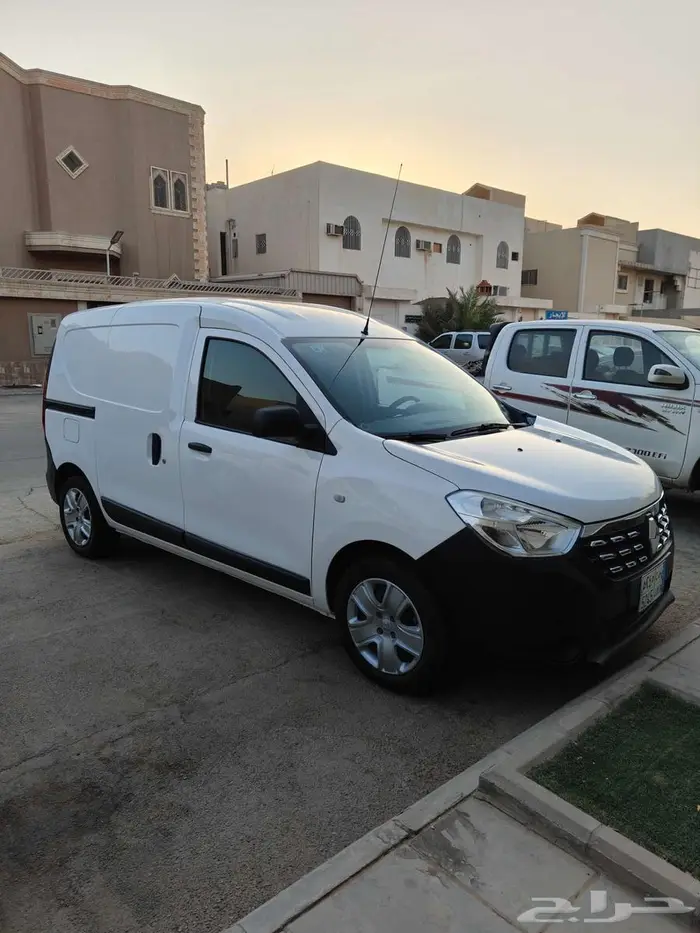 رينو دوكر نظيف 2