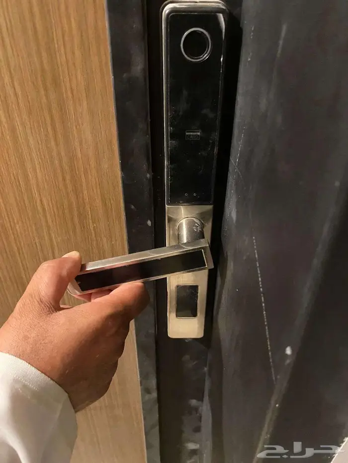 خدمة تركيب الاقفال الذكية في جدة ( بصمة - كود - بطاقة ) 3